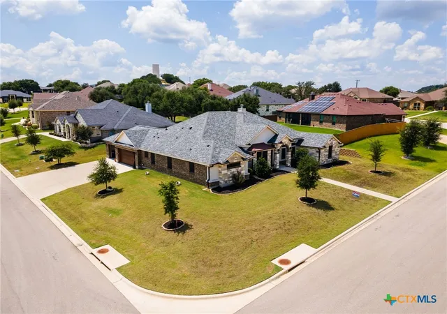 Photo 2 of Single family home for sale at 4003 Fossil Ridge Dr, Nolanville, TX 76559 | MLS# 616600 | Listing updated on 2026-08-31