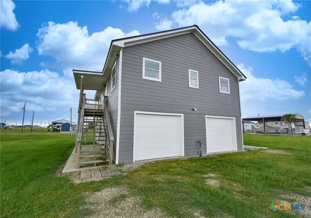 Single family home for sale at 90 Bluefish Ln, Palacios, TX 77465 | MLS# 616705