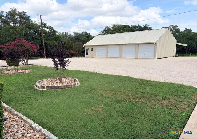 Photo 3 of Single family home for sale at 501 Lovejoy Ln, San Marcos, TX 78666 | MLS# 616750 | Listing updated on 2026-08-19