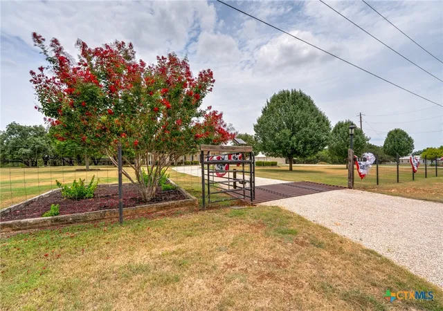 Photo 4 of Single family home for sale at 501 Lovejoy Ln, San Marcos, TX 78666 | MLS# 616750 | Listing updated on 2026-08-19