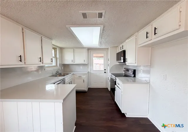 Photo 2 of Sale Pending at 2012 Stardust St, Killeen, TX 76543 | MLS# 616025 | Listing updated on 2026-10-05