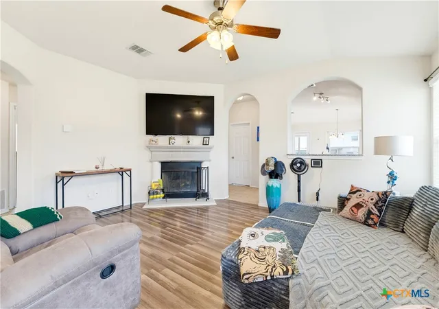 Photo 4 of Sale Pending at 6504 Cool Crk Dr, Killeen, TX 76549 | MLS# 616385 | Listing updated on 2026-09-28