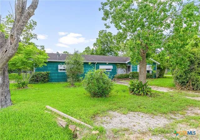 Photo 3 of Single family home for sale at 401 Kerr St, Edna, TX 77957 | MLS# 616782 | Listing updated on 2026-09-18