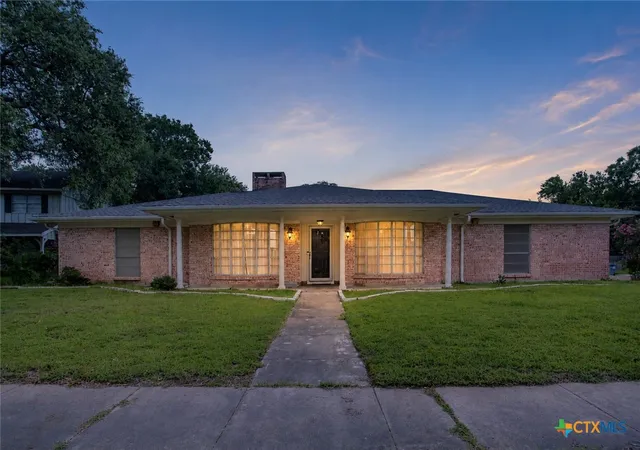 Photo 1 of Single family home for sale at 111 Dover Dell Ln, Victoria, TX 77904 | MLS# 616884 | Listing updated on 2026-08-24