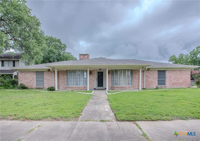 Photo 2 of Single family home for sale at 111 Dover Dell Ln, Victoria, TX 77904 | MLS# 616884 | Listing updated on 2026-08-24