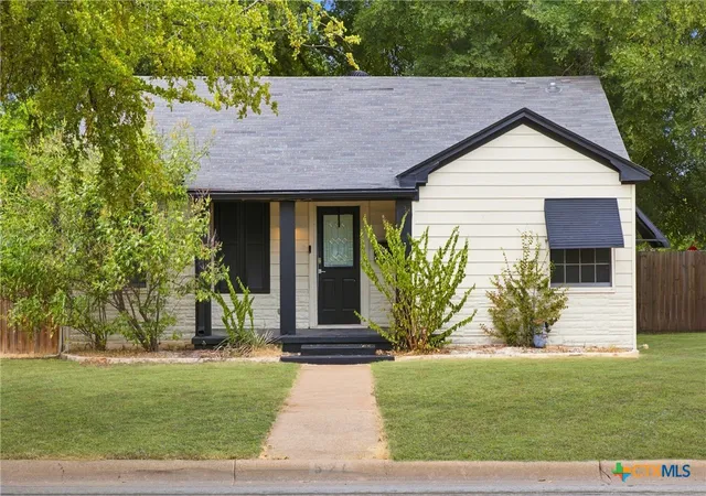 Photo 1 of Single family home for sale at 524 E 13th Avenue, Belton, TX 76513 | MLS# 616981 | Listing updated on 2026-09-18