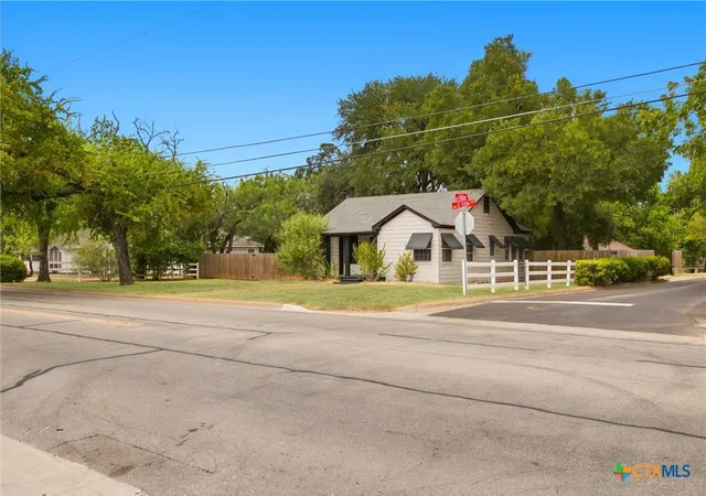 Photo 3 of Single family home for sale at 524 E 13th Avenue, Belton, TX 76513 | MLS# 616981 | Listing updated on 2026-09-18