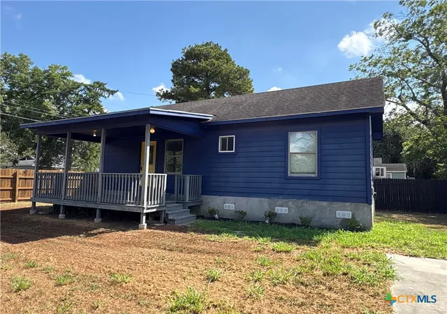 Photo 2 of House for sale at 1017 W Nueces St, Victoria, TX 77901 | MLS# 617062 | Listing updated on 2026-09-02