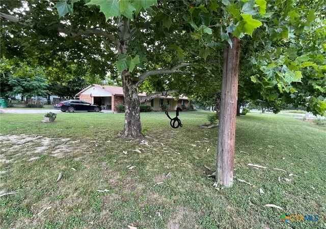 Photo 4 of Single family home for sale at 501 S 6th Street, Lometa, TX 76853 | MLS# 617151 | Listing updated on 2026-09-06
