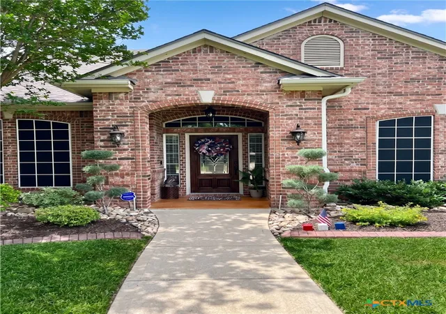 Photo 2 of Single family home for sale at 2215 Fox Glen Ln, Temple, TX 76502 | MLS# 617205 | Listing updated on 2026-09-28