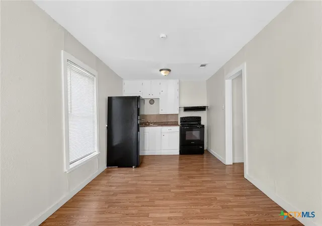 Photo 3 of House for sale at 422 W Green Ave, Killeen, TX 76541 | MLS# 617040 | Listing updated on 2026-09-14