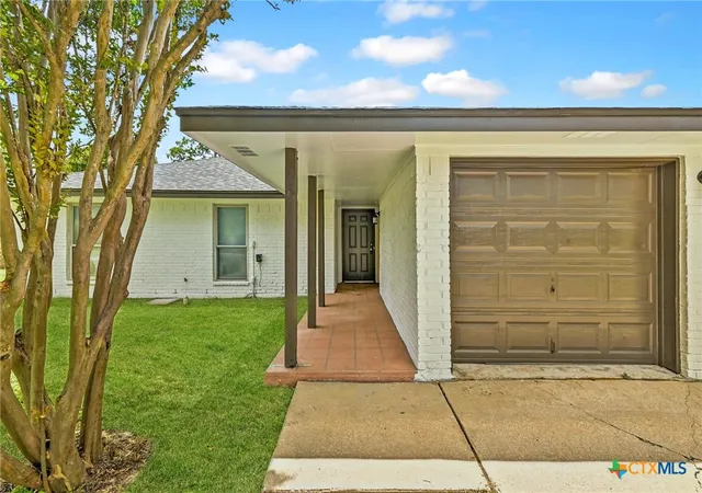 Photo 3 of Single family home for sale at 1404 Farhills Dr, Killeen, TX 76549 | MLS# 617345 | Listing updated on 2026-09-16