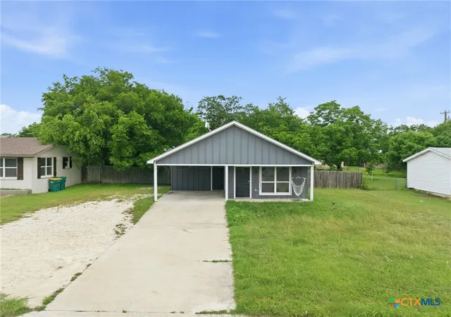 Photo 1 of Single family home for sale at 1309 W Main St, Gatesville, TX 76528 | MLS# 617347 | Listing updated on 2026-09-11