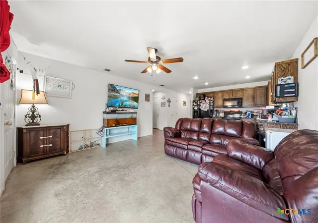 Photo 4 of Single family home for sale at 1309 W Main St, Gatesville, TX 76528 | MLS# 617347 | Listing updated on 2026-09-11