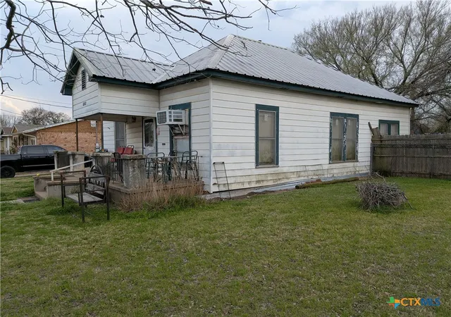 Photo 3 of Sale Pending at 602 Andrews St, Gatesville, TX 76528 | MLS# 617426 | Listing updated on 2026-09-11