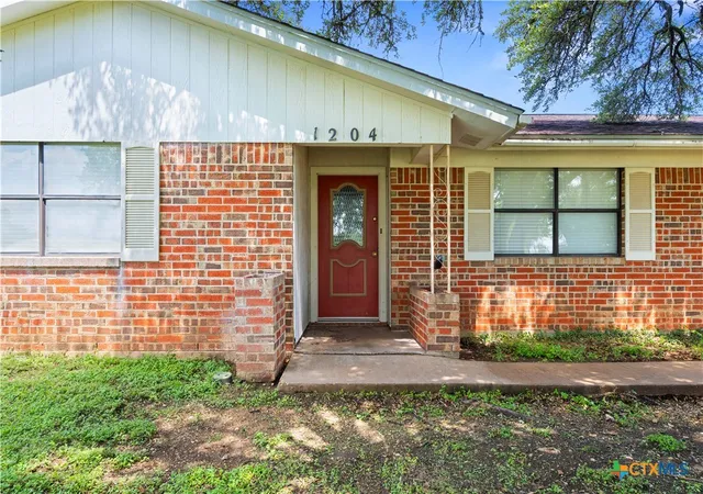 Photo 3 of Single family home for sale at 1204 Leif Cir, Copperas Cove, TX 76522 | MLS# 617450 | Listing updated on 2026-09-01