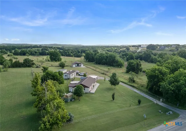Photo 2 of Single family home for sale at 963 Fm 580, Lampasas, TX 76550 | MLS# 617462 | Listing updated on 2026-09-02