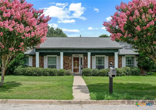 Single family home for sale at 300 Green Ave, Palacios, TX 77465 | MLS# 617488