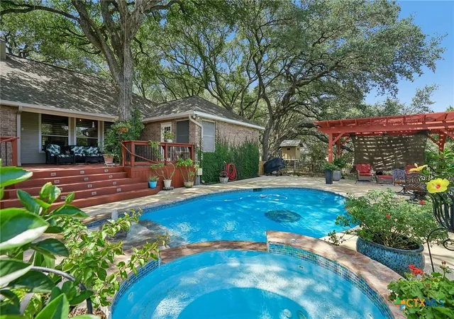 Photo 2 of Single family home for sale at 9331 Gardenia Bnd Dr, San Antonio, TX 78266 | MLS# 614636 | Listing updated on 2026-08-25