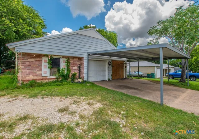 Photo 2 of Single family home for sale at 2522 Jackson Dr, Gatesville, TX 76528 | MLS# 616860 | Listing updated on 2026-08-21