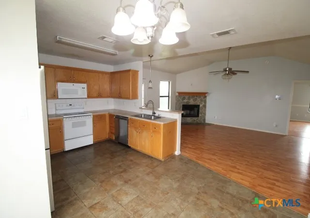 Photo 3 of Single family home for sale at 1307 Marlee Cir, Copperas Cove, TX 76522 | MLS# 617517 | Listing updated on 2026-08-24