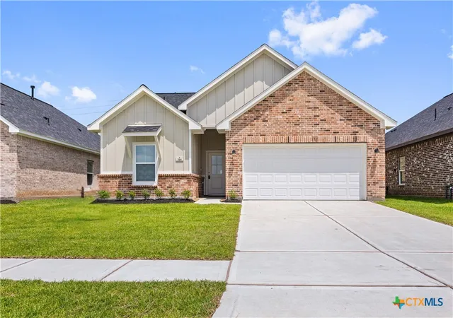 Photo 2 of Sale Pending at 314 Cardinal Dr, Port Lavaca, TX 77979 | MLS# 616743 | Listing updated on 2026-09-01