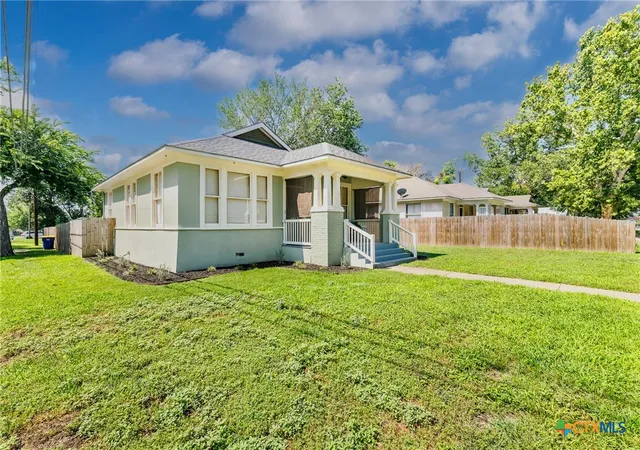 Photo 4 of Single family home for sale at 626 Saint Vincent St, Gonzales, TX 78629 | MLS# 617542 | Listing updated on 2026-09-29