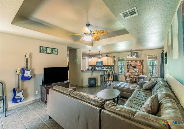 Photo 3 of Single family home for sale at 27 S Sherwood Dr, Belton, TX 76513 | MLS# 617562 | Listing updated on 2026-07-25