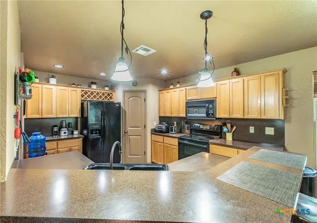 Photo 4 of Single family home for sale at 27 S Sherwood Dr, Belton, TX 76513 | MLS# 617562 | Listing updated on 2026-07-25