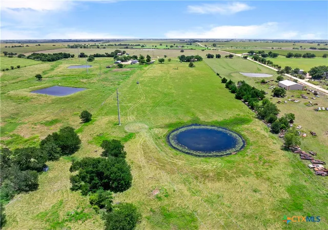 Photo 4 of Single family home for sale at 2002 Airville Rd, Temple, TX 76501 | MLS# 614960 | Listing updated on 2026-08-31