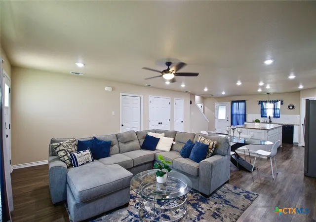 Photo 4 of Single family home for sale at 1633 Pima Trl, Harker Heights, TX 76548 | MLS# 618030 | Listing updated on 2026-09-13