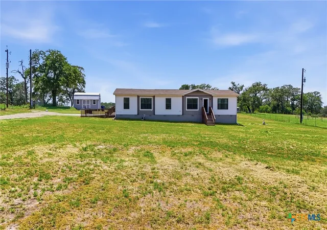 Manufactured home for sale at 400 Lyon Rd, Seguin, TX 78155 | MLS# 618001