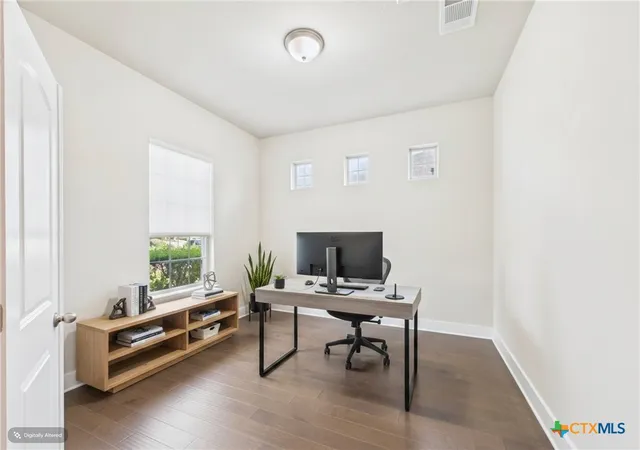 Photo 4 of Single family home for sale at 520 Academy Oaks Dr, San Marcos, TX 78666 | MLS# 618143 | Listing updated on 2026-08-05