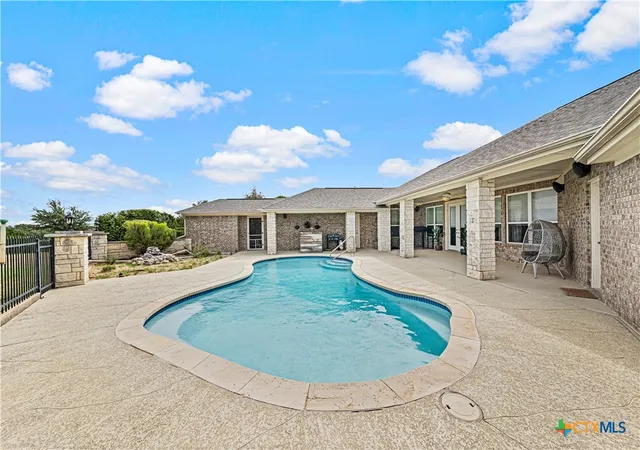 Photo 2 of Single family home for sale at 522 County Rd 3371, Kempner, TX 76539 | MLS# 618208 | Listing updated on 2026-08-25