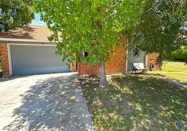 Photo 2 of Sale Pending at 2305 Whitney Dr, Copperas Cove, TX 76522 | MLS# 617228 | Listing updated on 2026-08-24