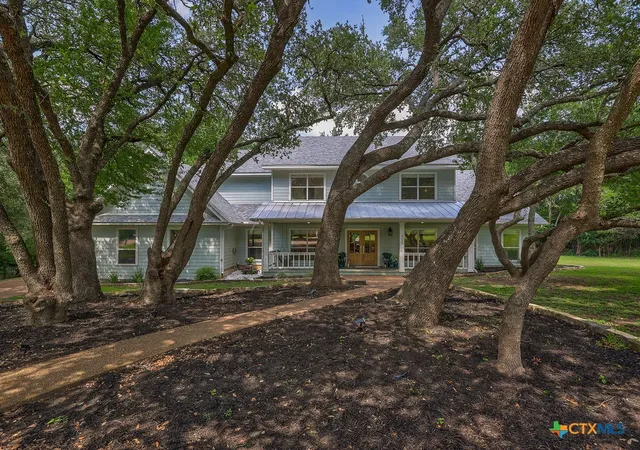 Photo 1 of Single family home for sale at 400 Royal View Rd, Salado, TX 76571 | MLS# 618219 | Listing updated on 2026-08-29