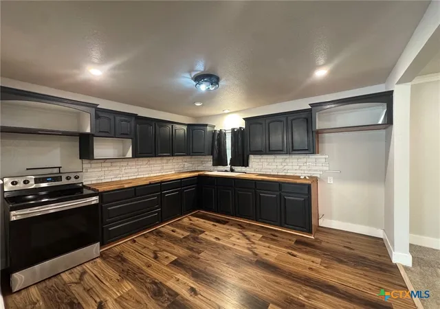 Photo 3 of Single family home for sale at 2402 Oak Dr, Gatesville, TX 76528 | MLS# 618270 | Listing updated on 2026-09-02