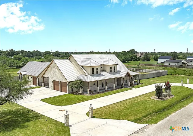 Photo 2 of Mansion for sale at 158 Sendera Loop, Victoria, TX 77904 | MLS# 618283 | Listing updated on 2026-08-19