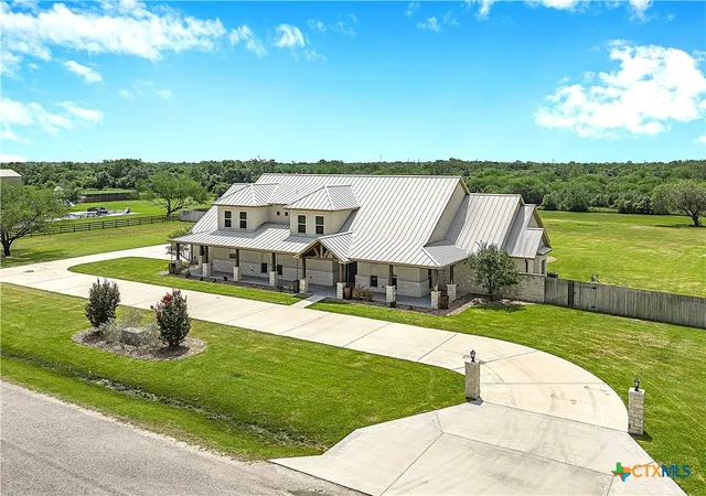 Photo 3 of Mansion for sale at 158 Sendera Loop, Victoria, TX 77904 | MLS# 618283 | Listing updated on 2026-08-19