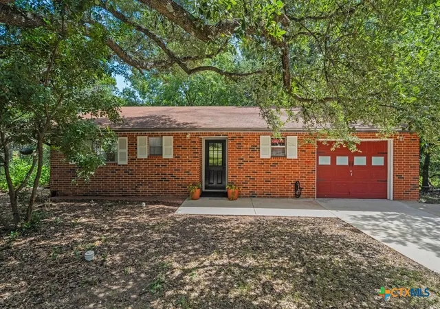 Photo 13 of Single family home for sale at 3067 Lakeview Dr, Canyon Lake, TX 78133 | MLS# 618031 | Listing updated on 2026-09-10
