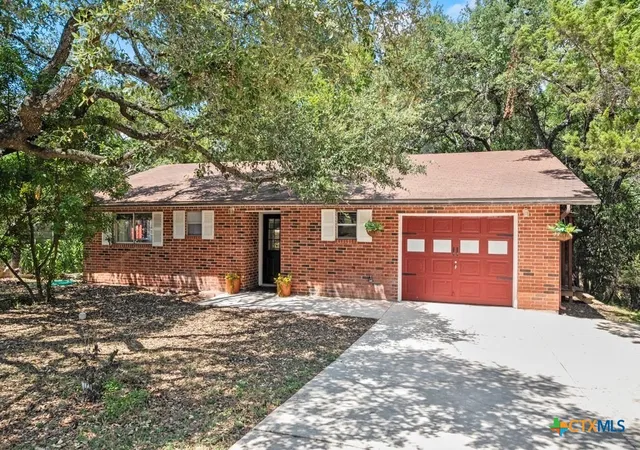 Photo 1 of Single family home for sale at 3067 Lakeview Dr, Canyon Lake, TX 78133 | MLS# 618031 | Listing updated on 2026-09-10