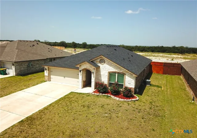 Photo 3 of Sale Pending at 2607 Settlers Oak Dr, Belton, TX 76513 | MLS# 617227 | Listing updated on 2026-09-04