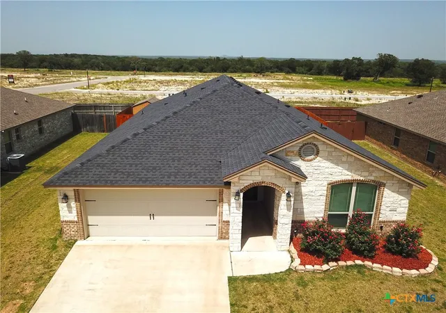 Photo 3 of Sale Pending at 2607 Settlers Oak Dr, Belton, TX 76513 | MLS# 617227 | Listing updated on 2026-09-04