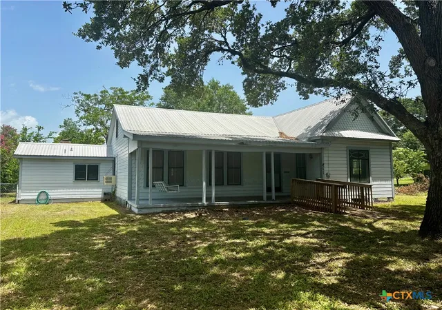 Photo 1 of Single family home for sale at 402 Young St, Edna, TX 77957 | MLS# 618288 | Listing updated on 2026-09-17
