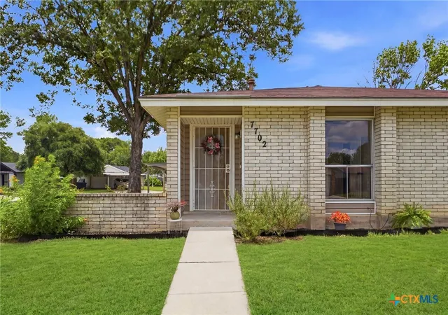 Photo 4 of Single family home for sale at 7702 Pipers Swan St, San Antonio, TX 78251 | MLS# 618407 | Listing updated on 2026-09-24