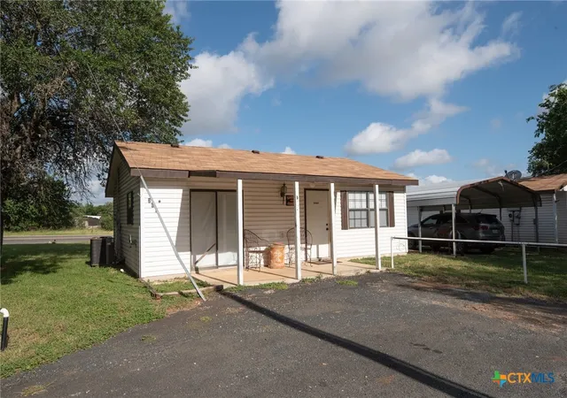 Photo 3 of Manufactured home for sale at 263 Timber Ln, Bandera, TX 78003 | MLS# 618485 | Listing updated on 2026-10-01