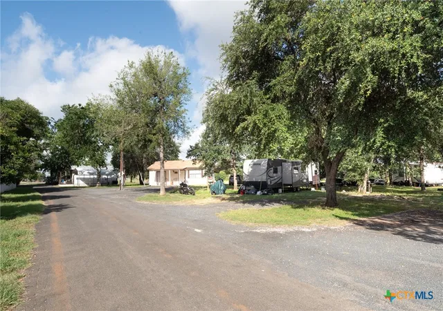 Photo 3 of Manufactured home for sale at 263 Timber Ln, Bandera, TX 78003 | MLS# 618485 | Listing updated on 2026-10-01