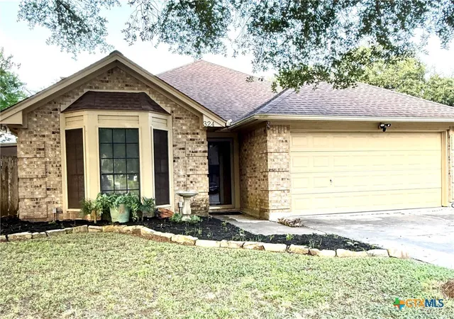 Photo 1 of Single family home for sale at 324 Spur Dr, Victoria, TX 77904 | MLS# 618158 | Listing updated on 2026-09-10