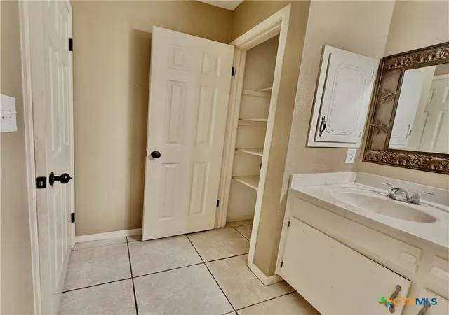 Photo 21 of Single family home for sale at 324 Spur Dr, Victoria, TX 77904 | MLS# 618158 | Listing updated on 2026-09-10