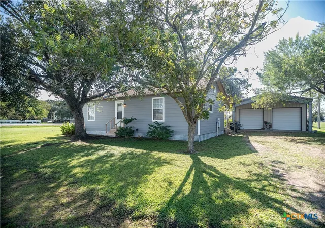 Single family home for sale at 21 Mollnar Dr, Palacios, TX 77465 | MLS# 618531
